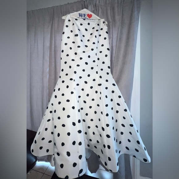 Sherri Hill dress size 4 - Picture 3 of 6